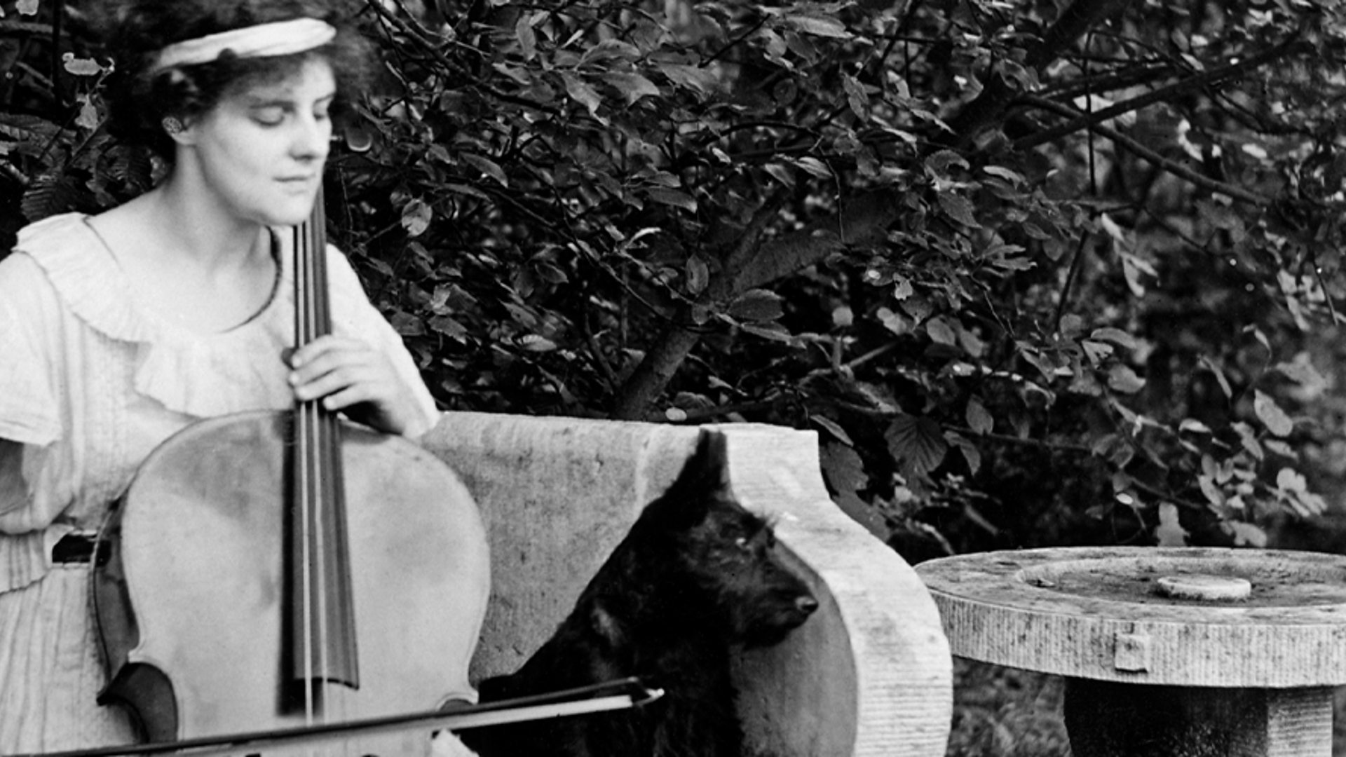 Beatrice Harrison cello and nightingale duet History of the BBC