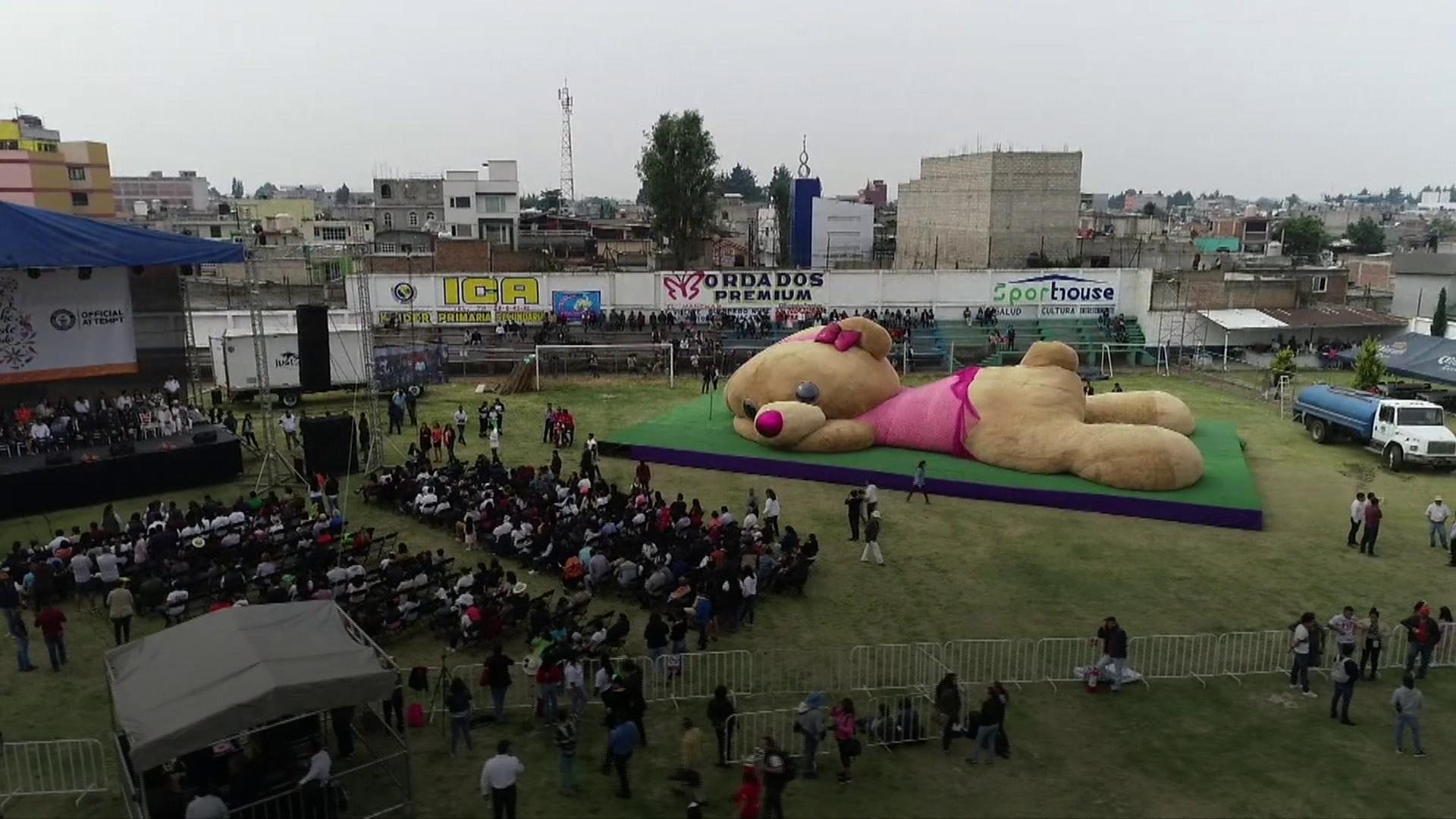 Mexico giant teddy bear 'breaks world 
