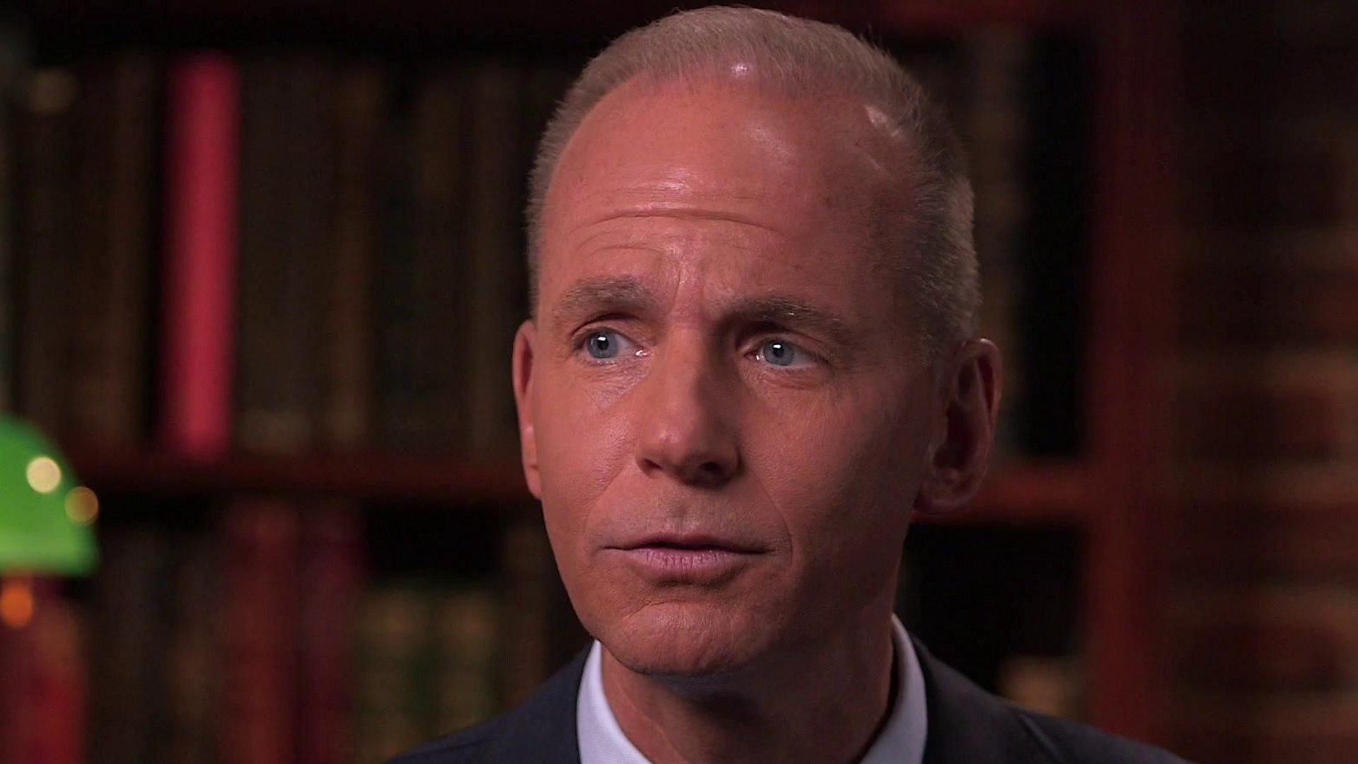 Boeing boss grilled by Congressman over salary - BBC News