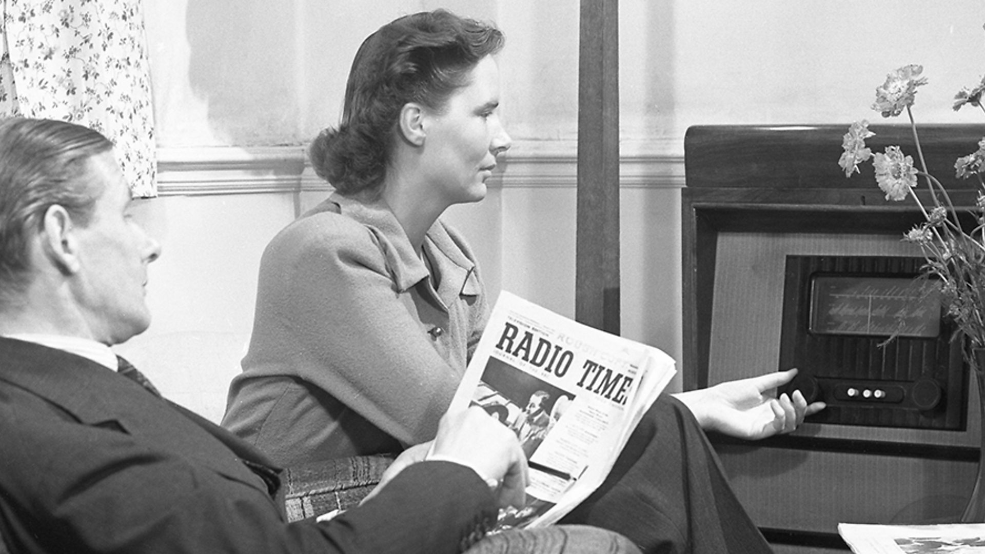 Árbol genealógico capa Altitud Listening to Radio - BBC 100