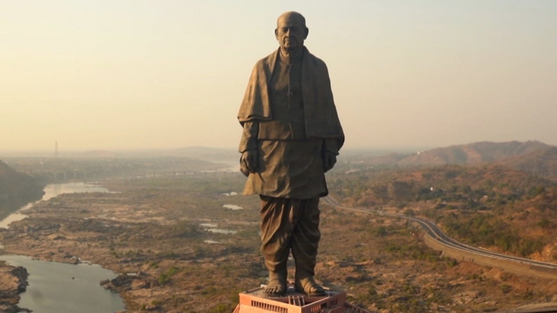 Did the world's tallest statue bring development to India?