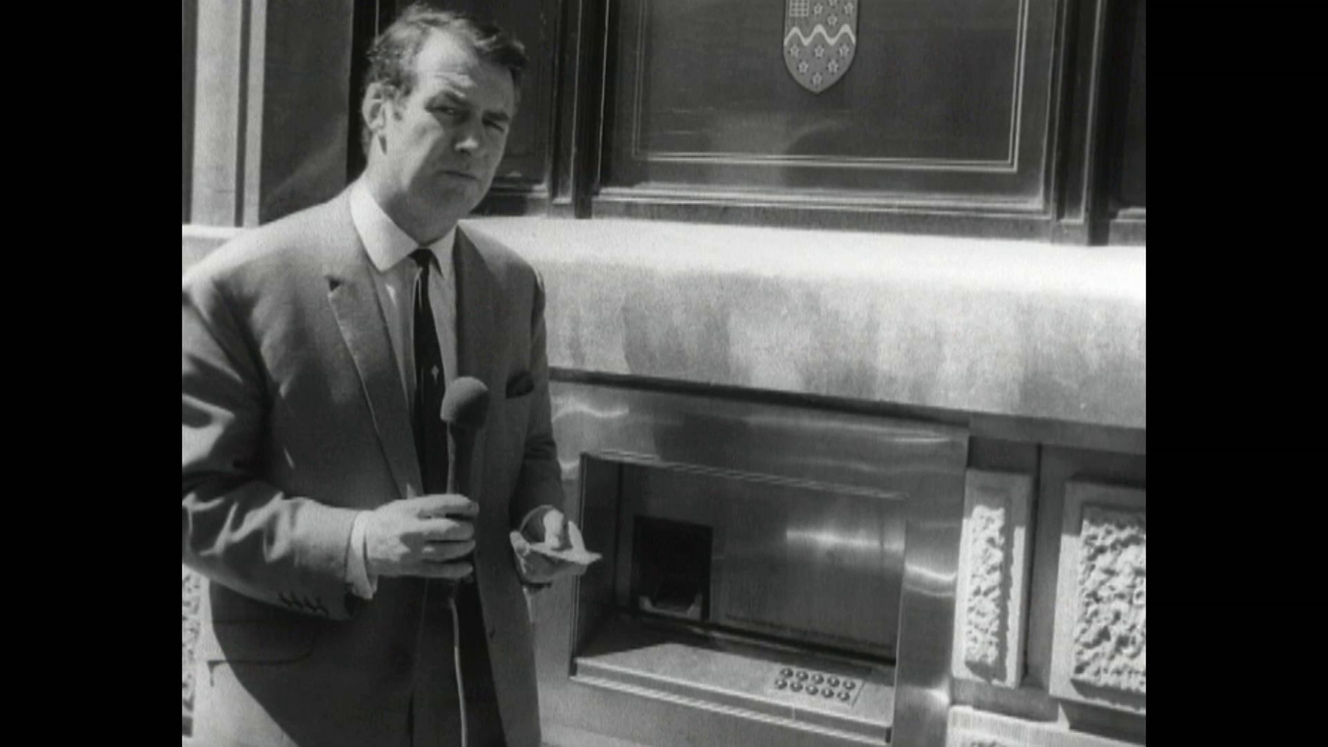 BBC One Tudur's TV Flashback, Series 1, Technology, The first cash