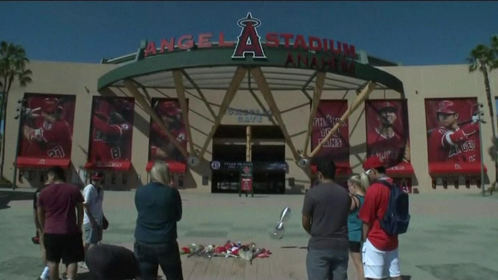 Fans react to death of MLB player Tyler Skaggs