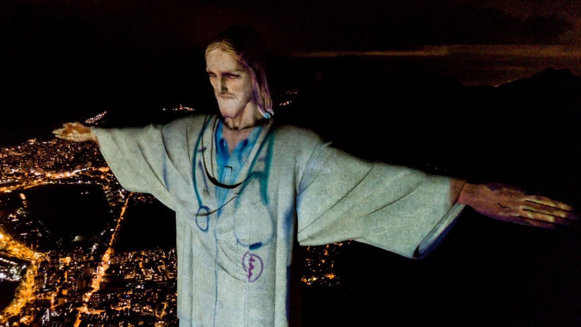 Coronavirus Christ The Redeemer Statue In Rio Illuminated As Doctor c News