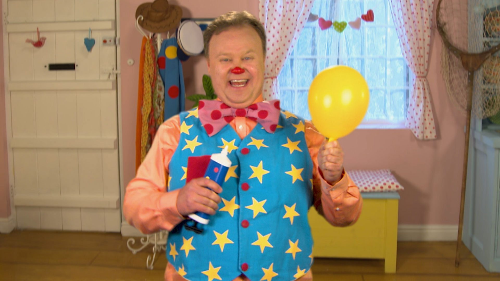 BBC iPlayer - At Home with Mr Tumble - Series 1: 7. Balloon