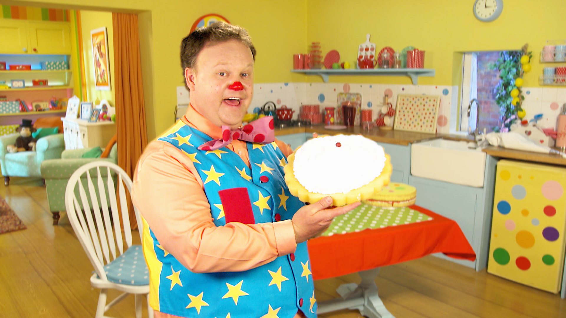 Bbc Iplayer At Home With Mr Tumble Series 1 16 Baking A Cake