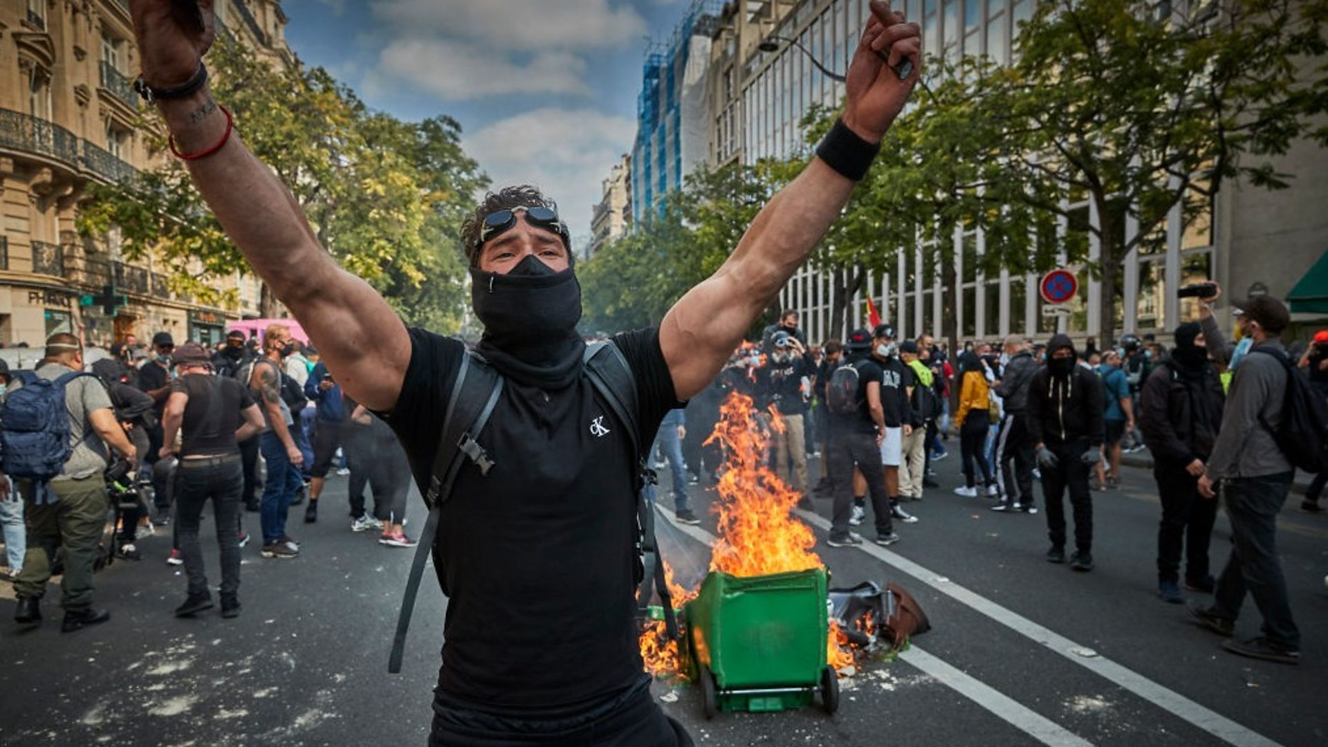 Voorganger Geslagen vrachtwagen etnisch Yellow vest' France protests: Demonstrators return to streets of Paris -  BBC News