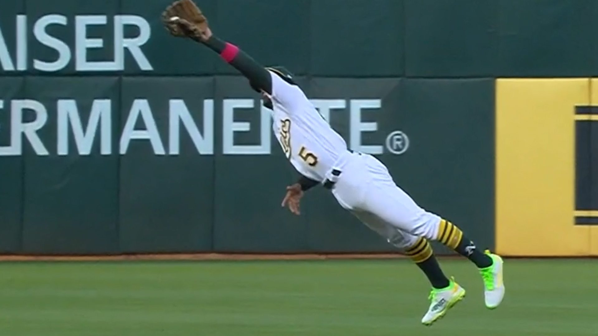 MLB: Oakland Athletics' Tony Kemp makes spectacular diving catch against  Houston Astros - BBC Sport