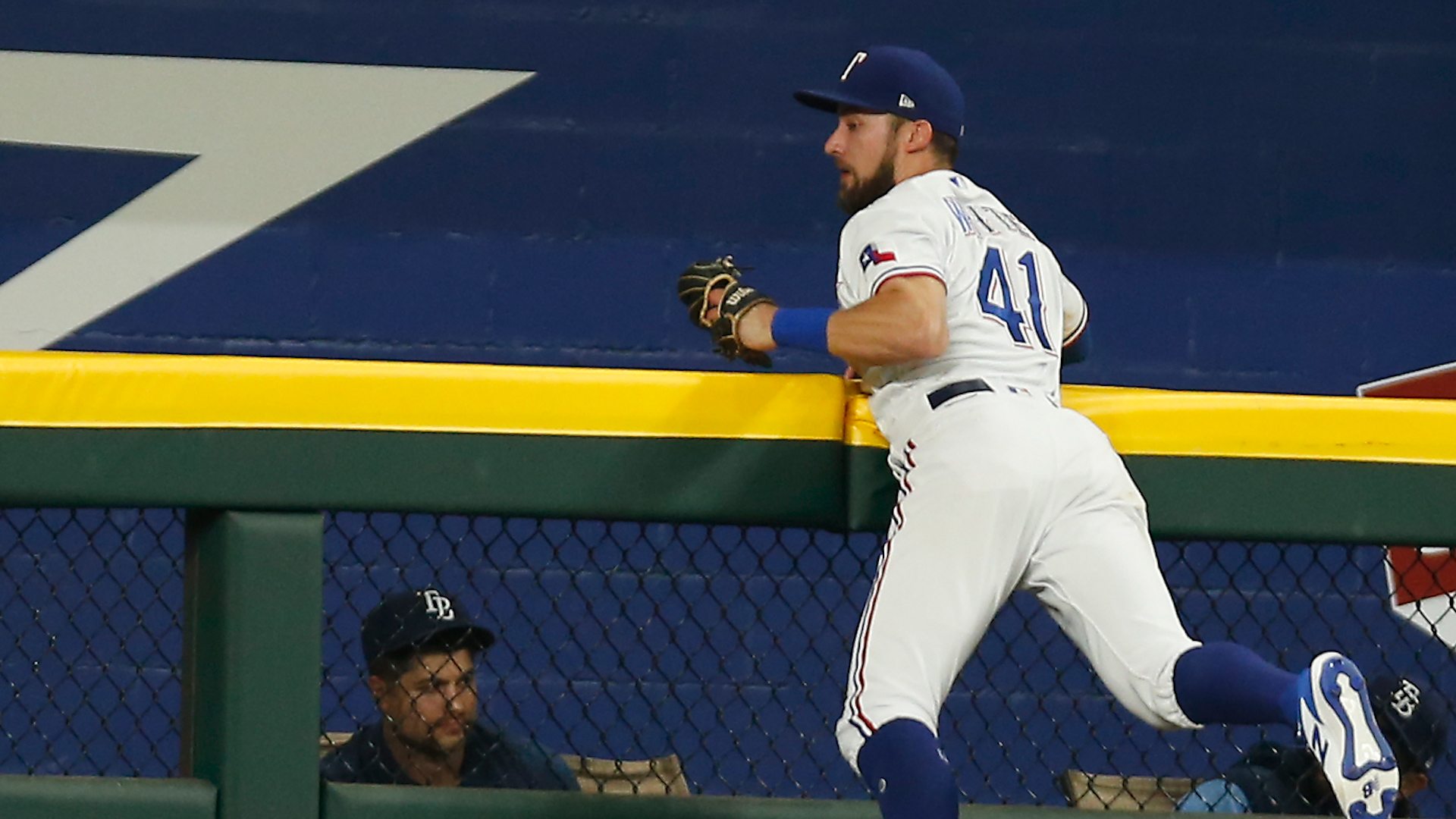 MLB: Texas Rangers' Eli White makes 'outrageous' catch to stop