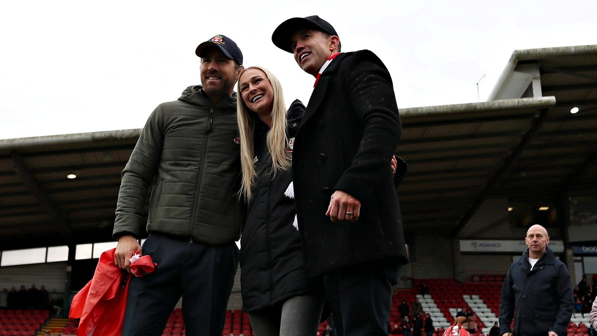 Ryan Reynolds takes family to watch Wrexham football match - BBC News