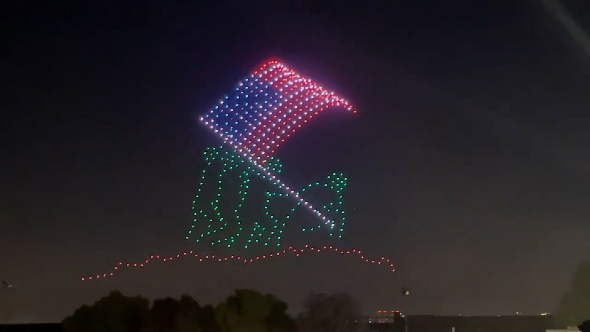 Drone show displays light up the sky on Fourth of July - BBC News