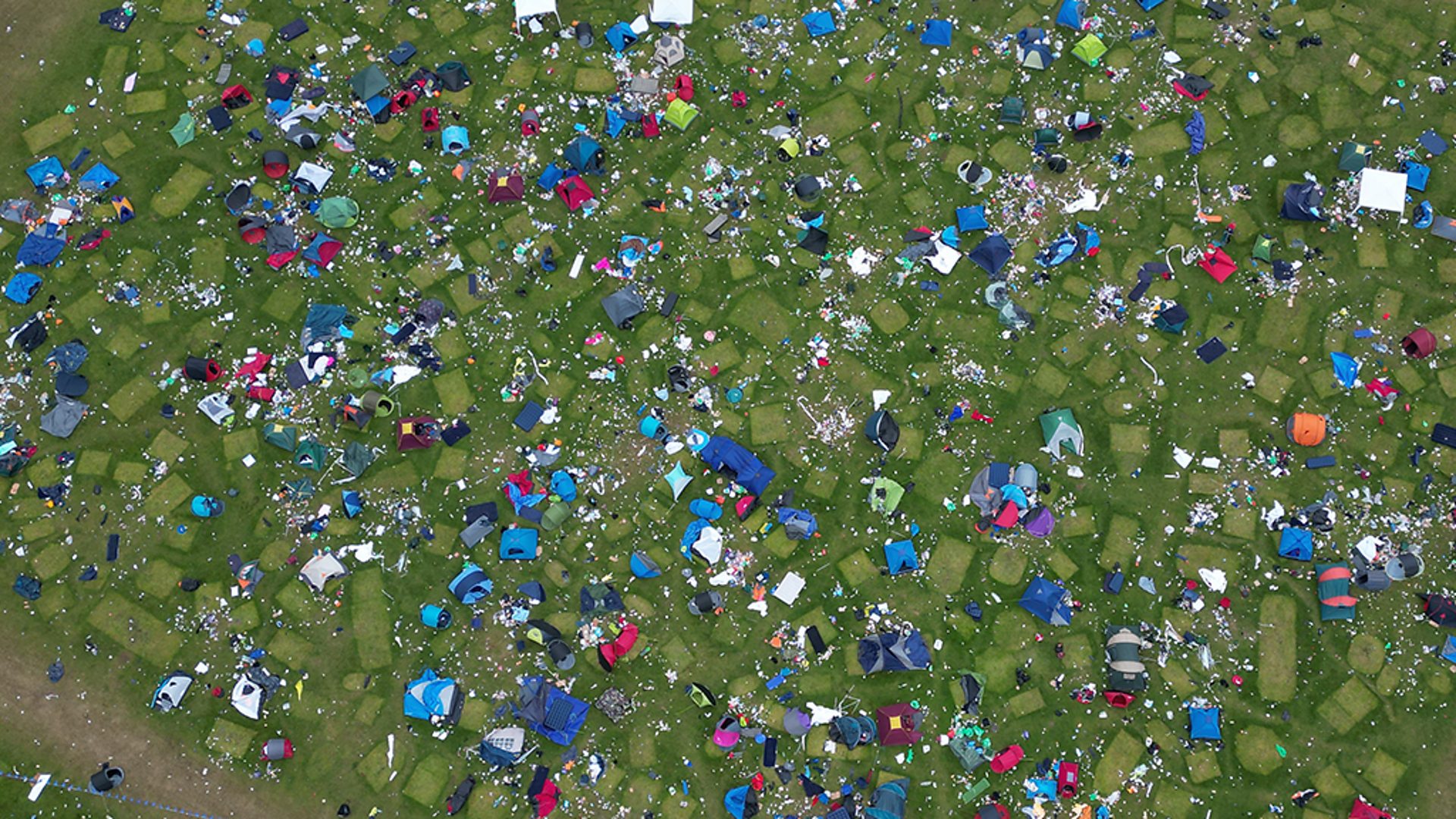 Leeds Festival clean-up crew share footage of 'appalling