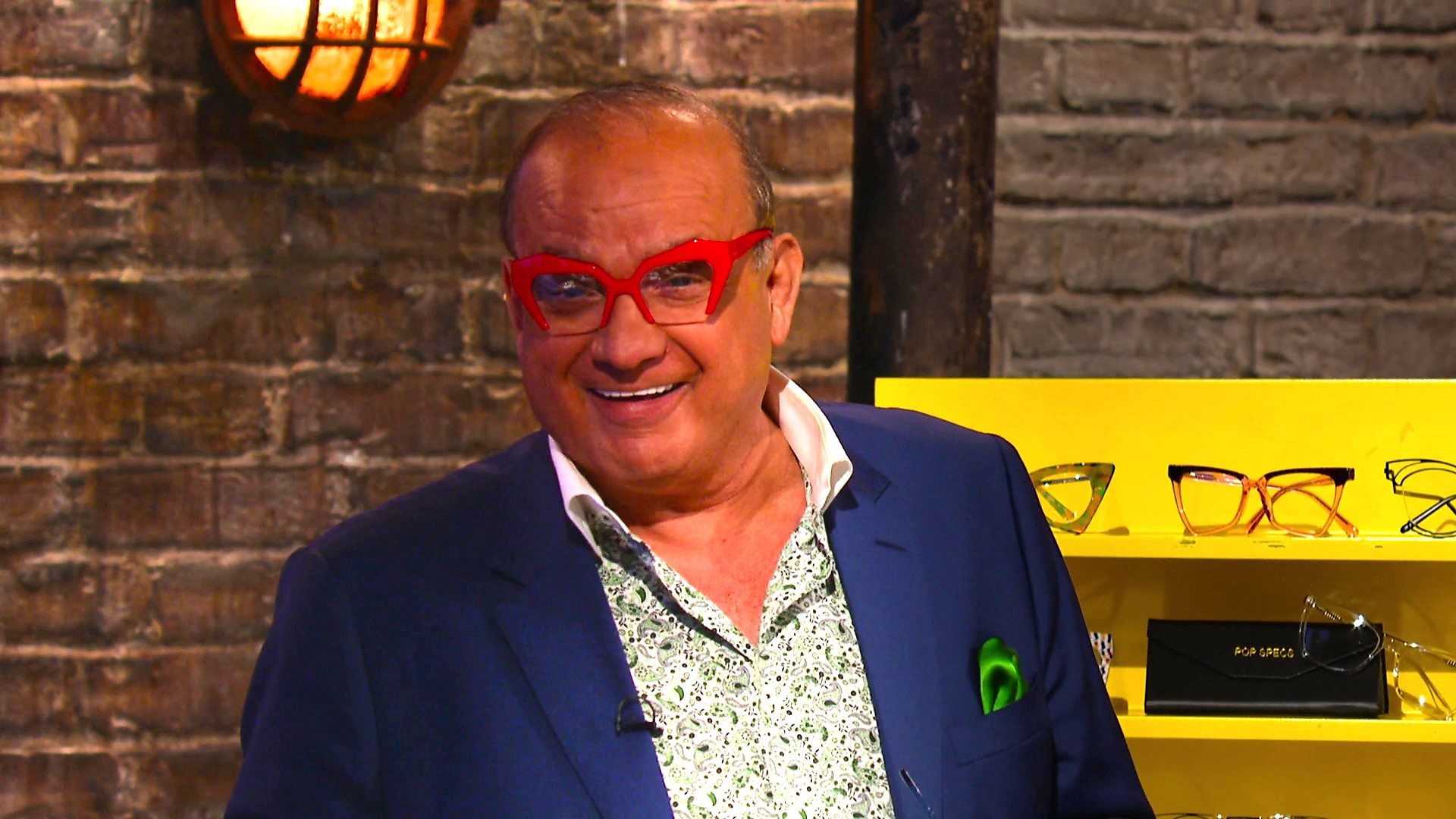 BBC One Dragons' Den, Series 21, Episode 1, Touker Suleyman demos his specs appeal