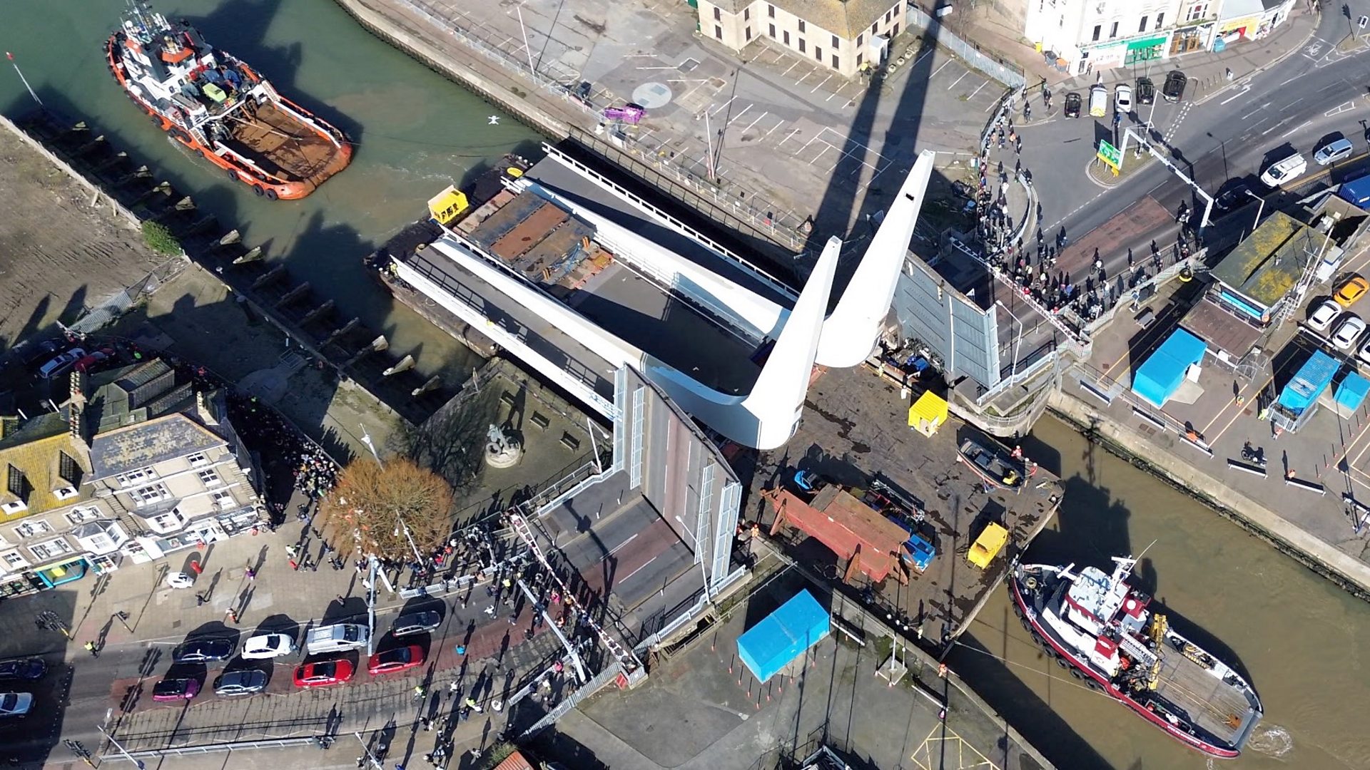 Lowestoft Drone footage captures Gull Wing Bridge s arrival