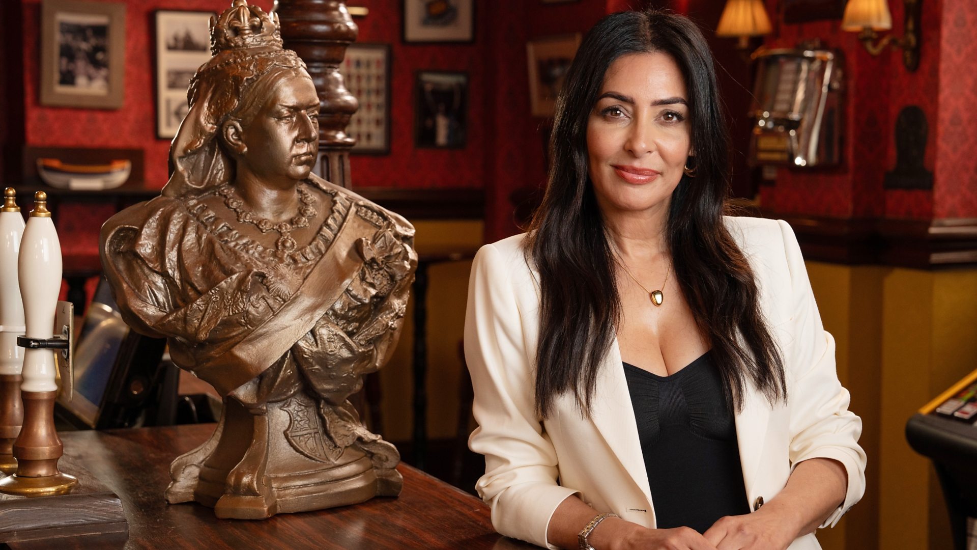 Daily Delli - Laila Rouass makes EastEnders guest appearance