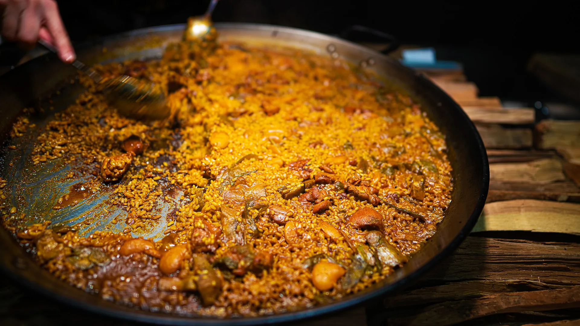 Where a Michelin star chef goes for paella in Valencia P0jqwzsc.jpg