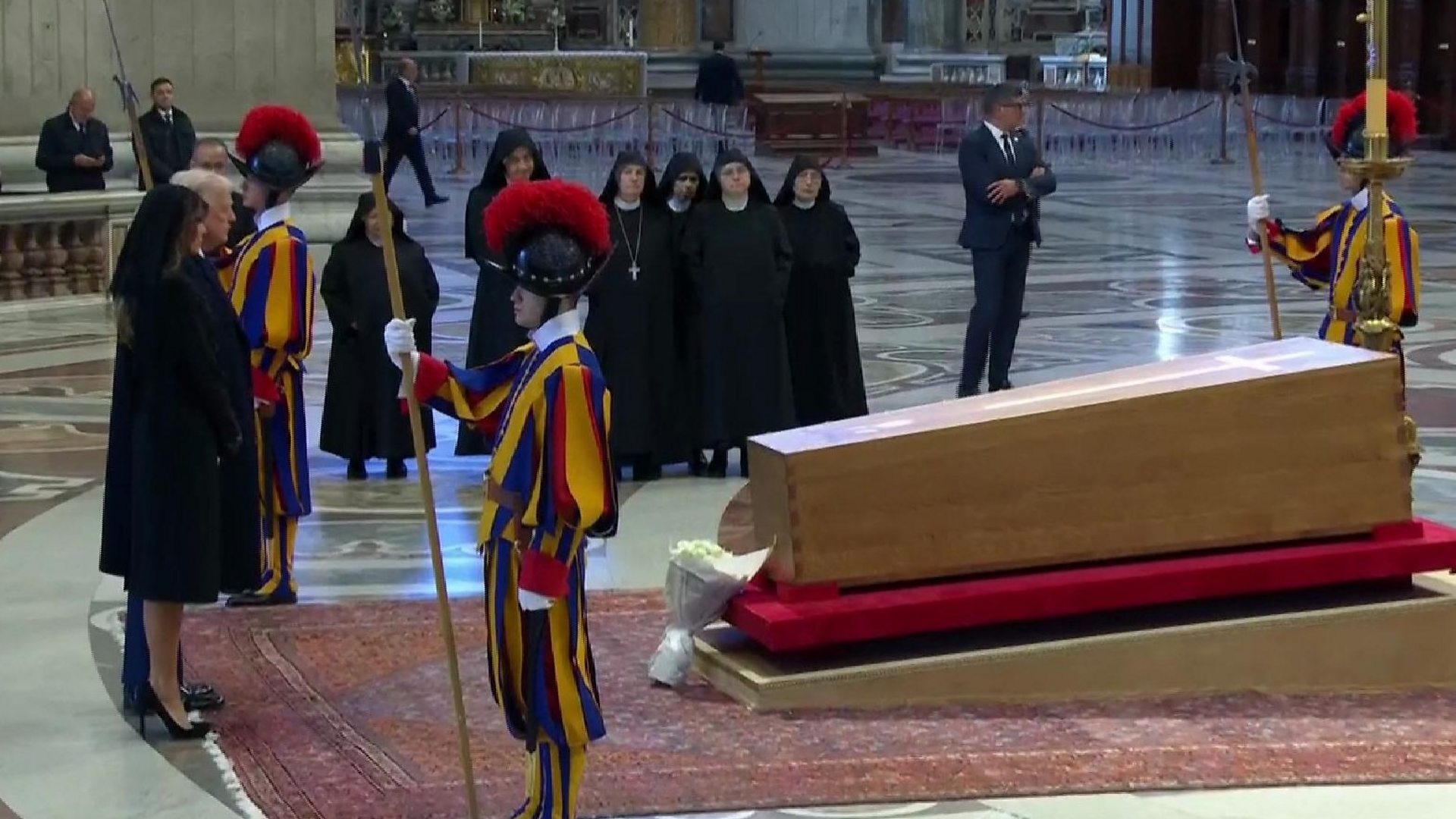 US President Trump pays respects by Pope's coffin
