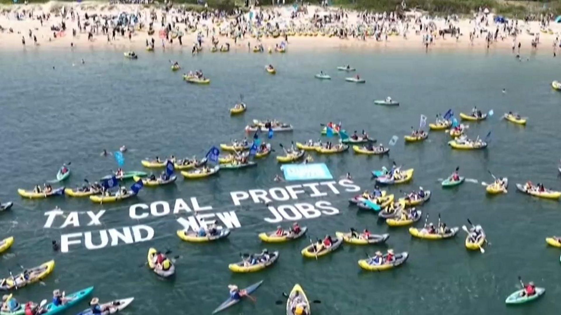 bbc.co.uk - Climate protesters in kayaks disrupt operations at Australia port