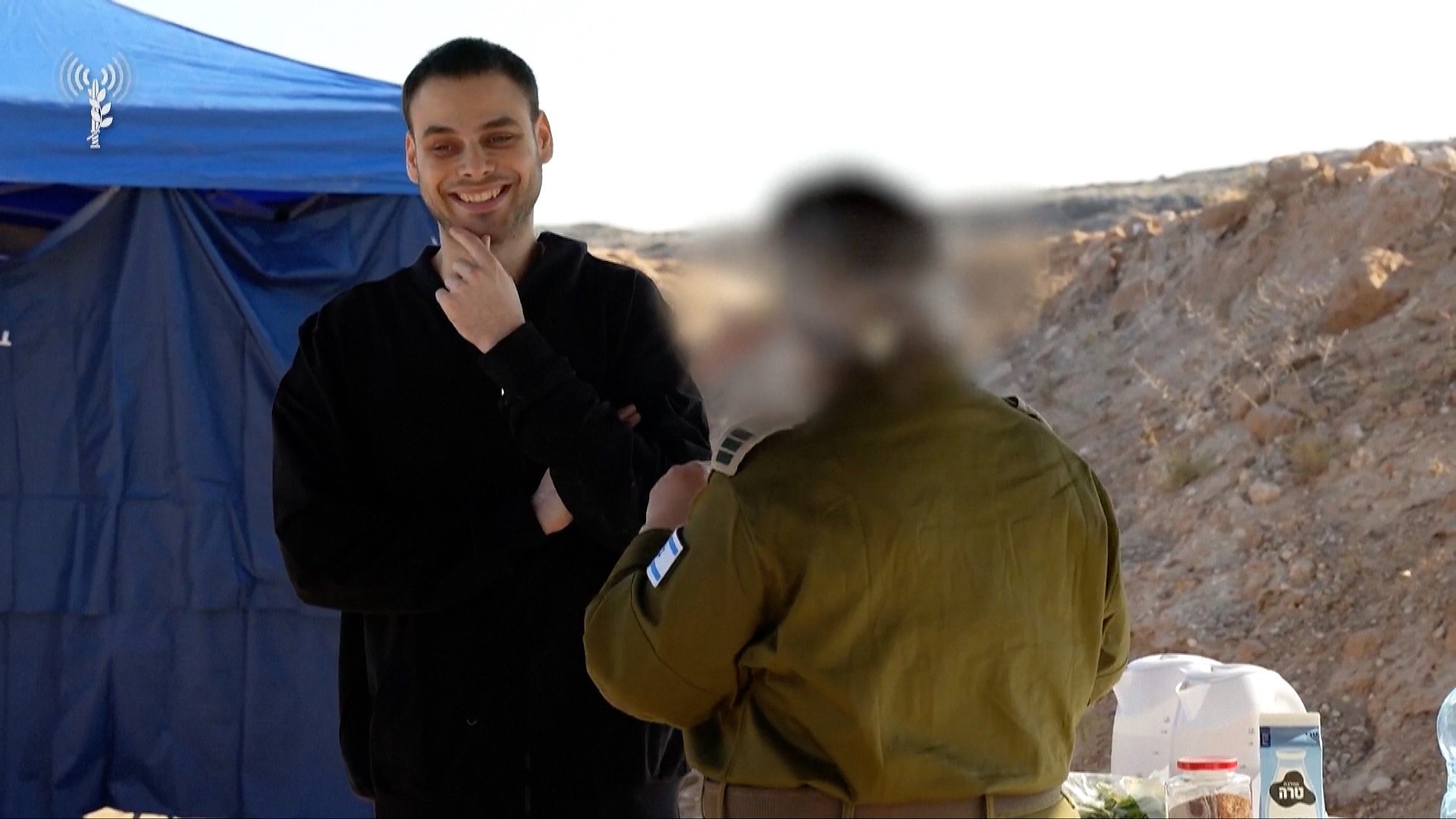 الرهائن المحررون يظهرون في أول فيديو مع جيش الدفاع الإسرائيلي الرهائن المحررون يظهرون في أول فيديو مع جيش الدفاع الإسرائيلي