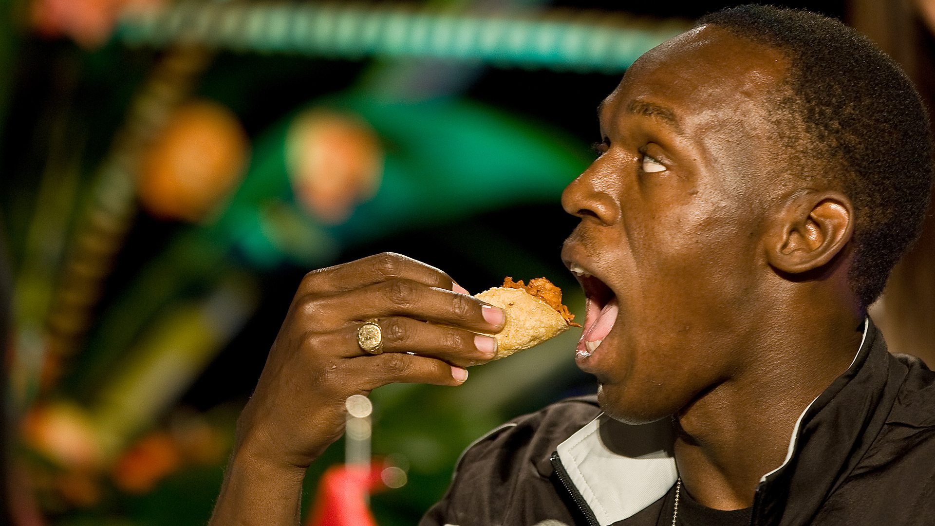Usain Bolt eats