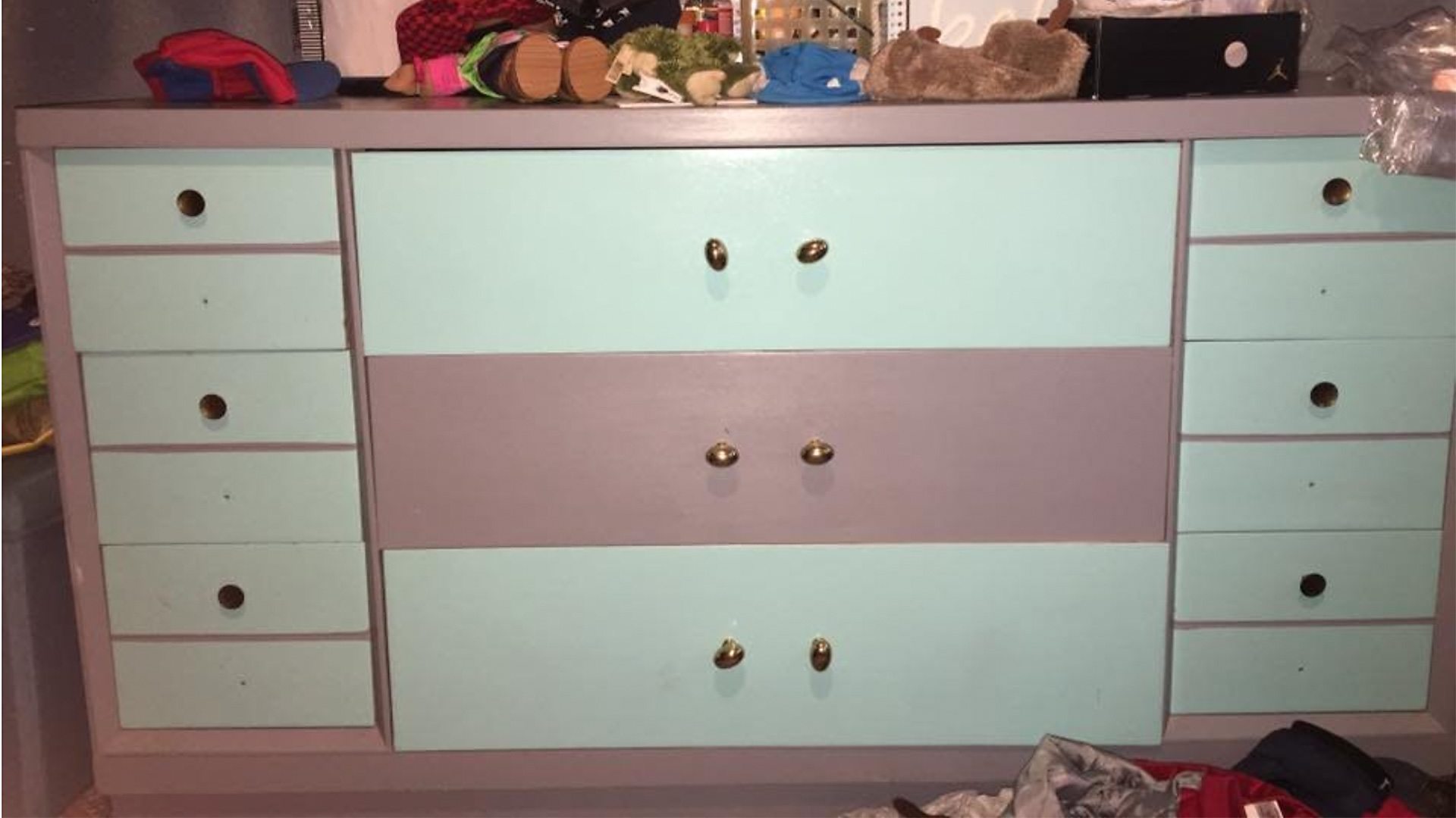 Is this chest of drawers pink and white or blue and grey BBC Three