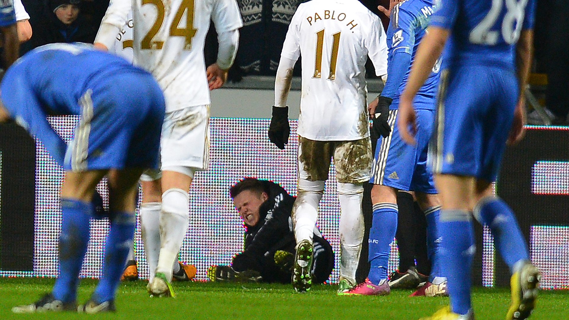 Chelsea, Swansea ball boy
