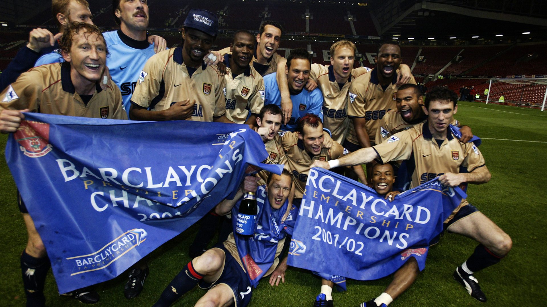 Arsenal win league at Old Trafford 2002