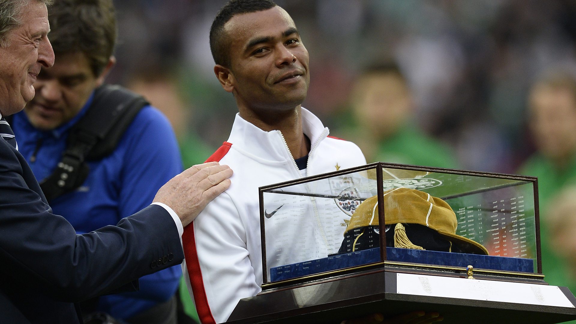 Ashley Cole receives 100th England cap