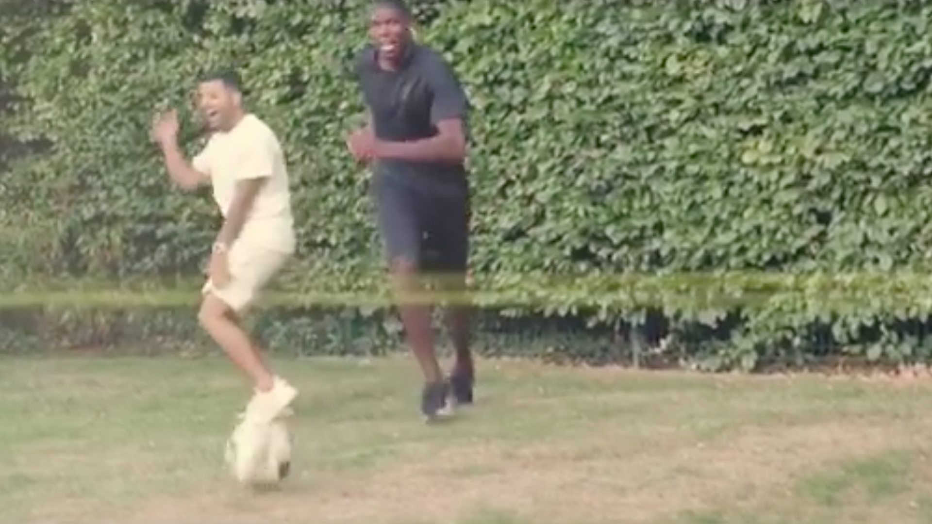 Pogba nutmegs barber