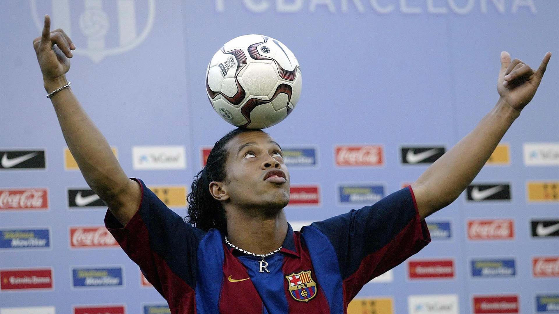 Ronaldinho is unveiled at Barcelona