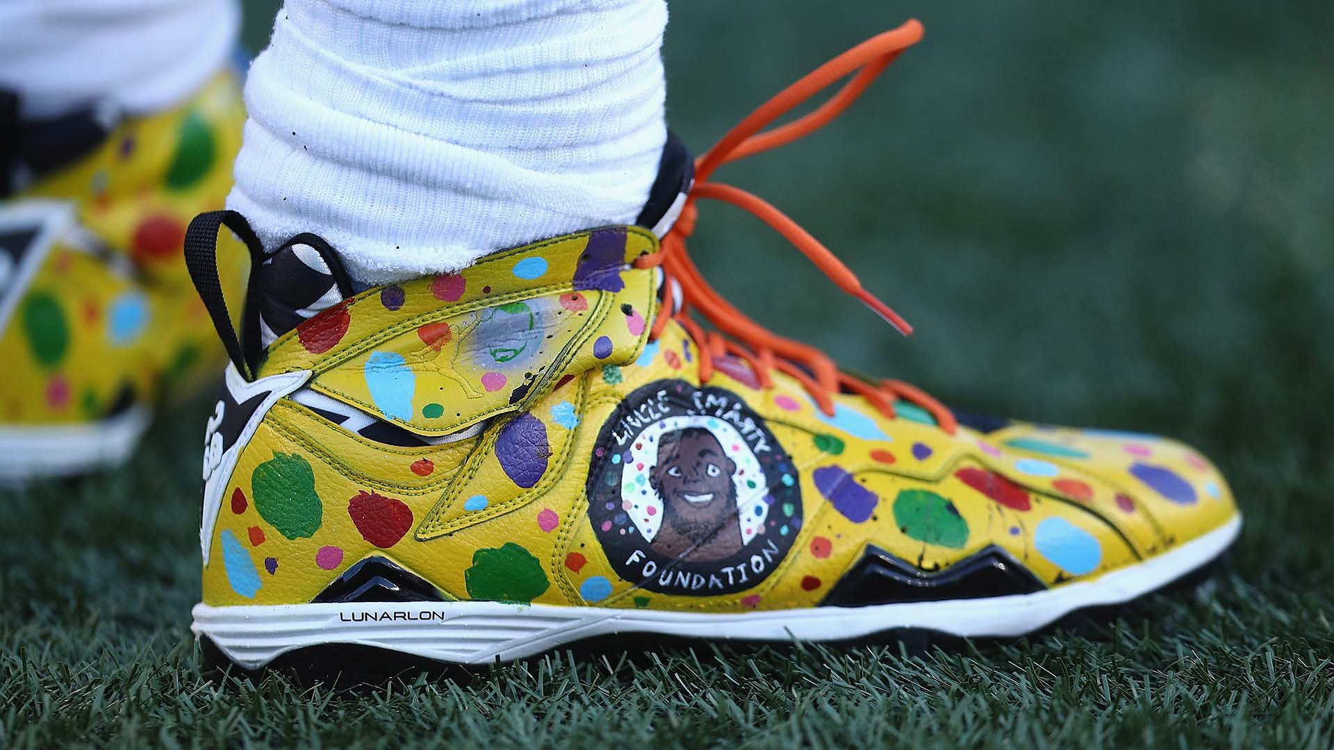 There's some incredible footwear on show in the NFL this week - BBC Three