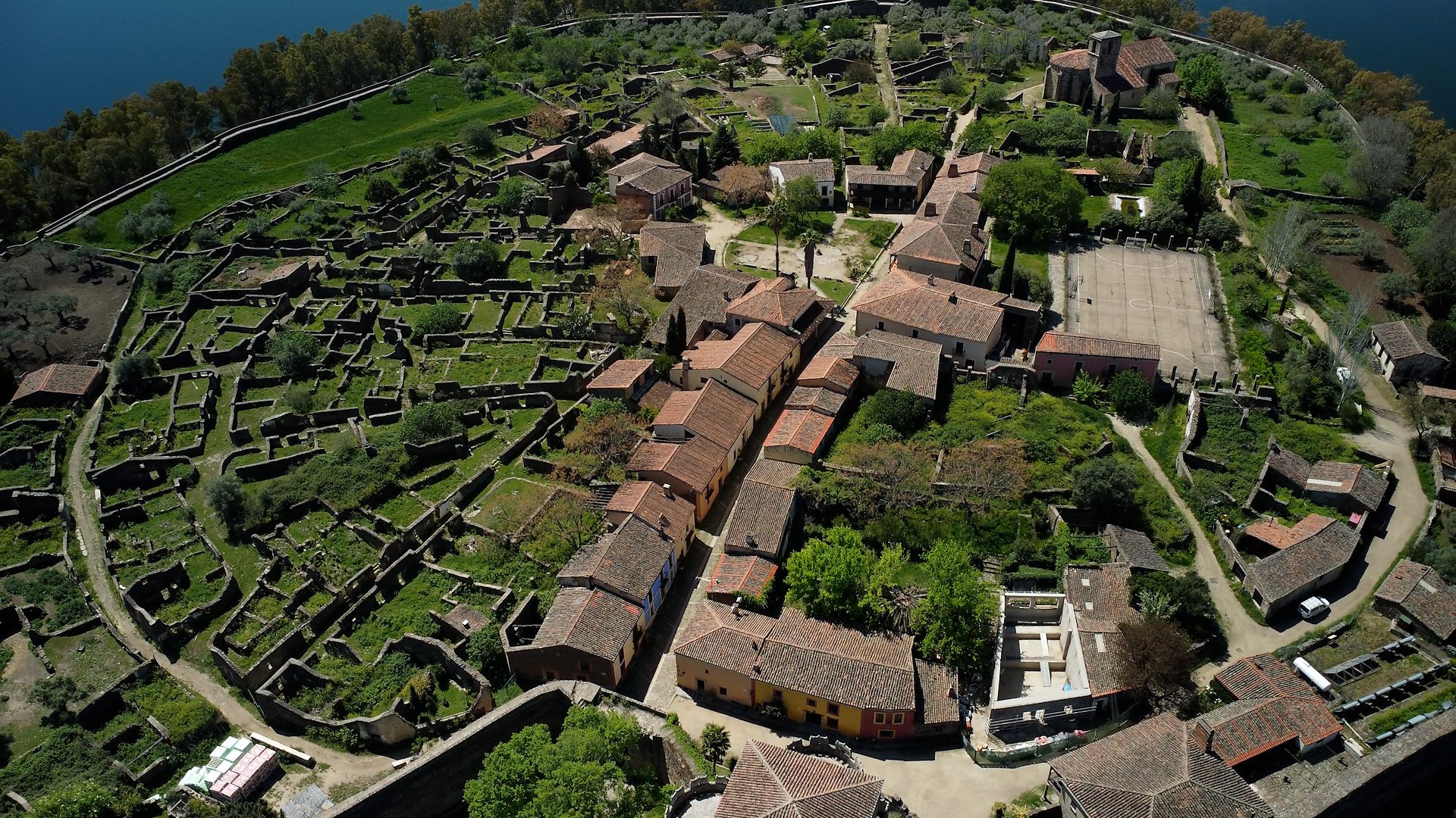 The Spanish 'ghost town' that should be underwater