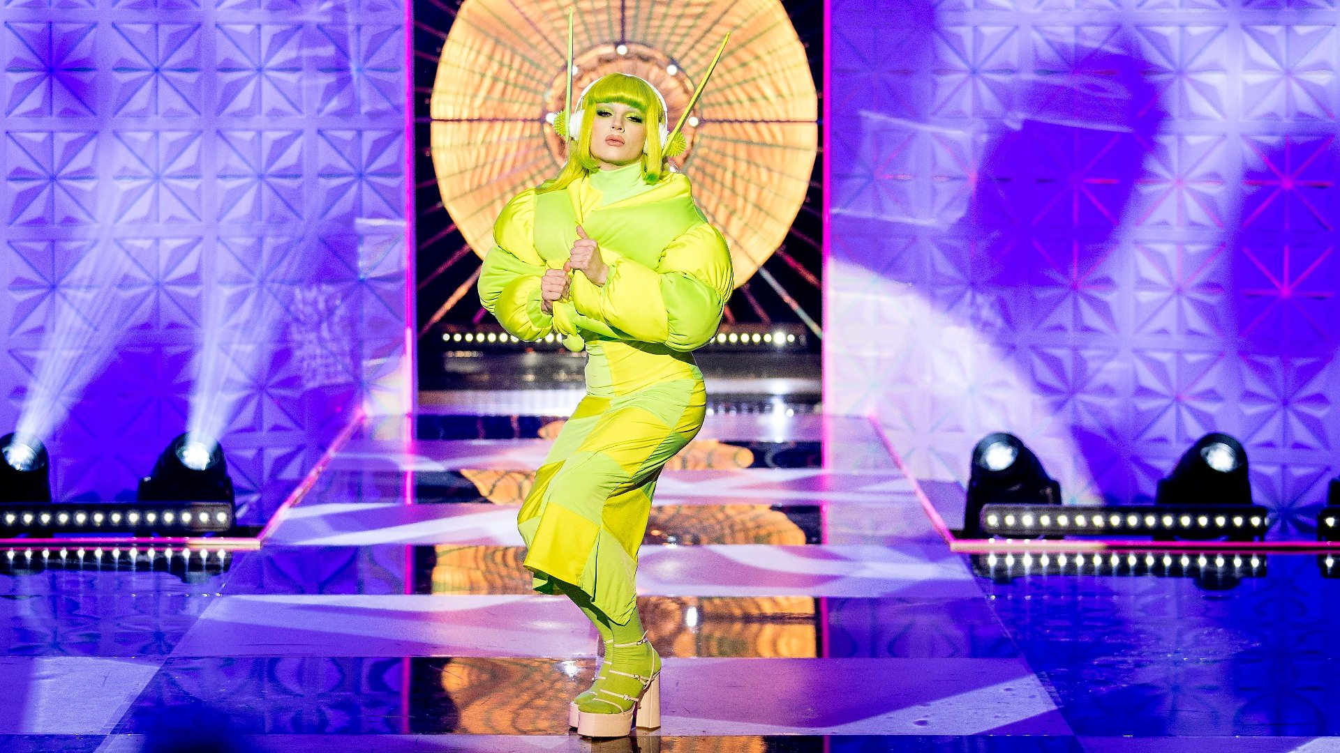 dakota schiffer neon