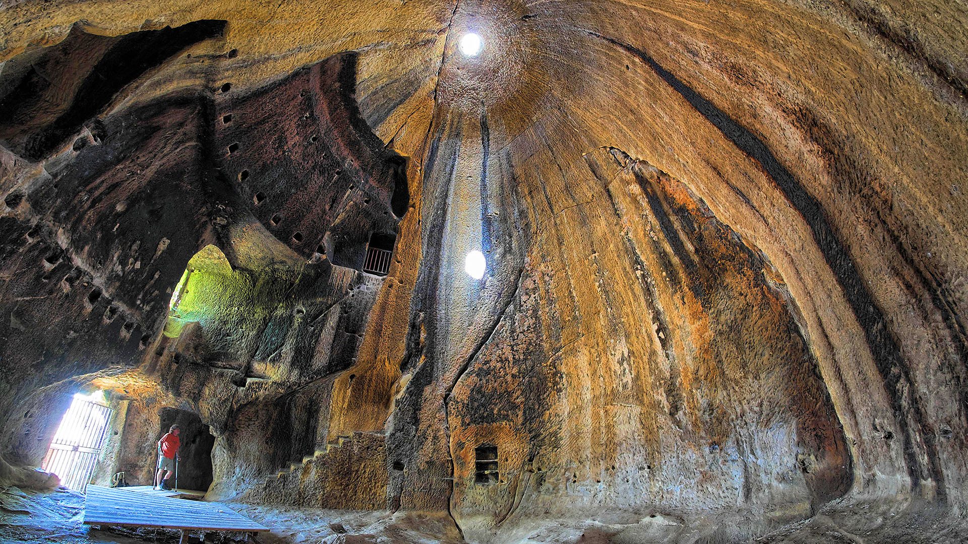 Is this the spectacular tomb of king Minos?