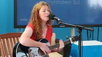 Sesiynau Gwerin: Blodau Gwylltion