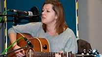 Sesiwn C2: Lowri Evans a The Gentle Good