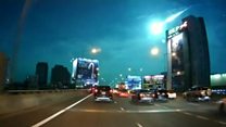 夜空に巨大な火の玉 バンコクで