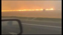 あっという間に煙に囲まれ…山火事近くを車で通過した豪男性