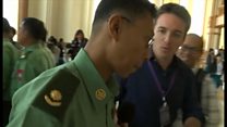 ミャンマーで新議会 依然目立つ軍服姿