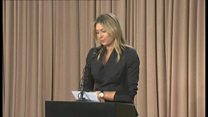テニスのシャラポワ選手 薬物違反で記者会見
