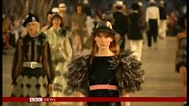 キューバでシャネルがショー 市民からは当惑の声も