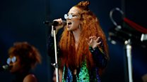 Jess Glynne - Don't Be So Hard On Yourself (Glastonbury 2016)