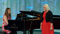 Unawd Soprano 19-25 oed (42) / Soprano Solo 19-25 yrs (42)