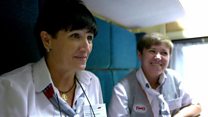 BBC Pop Up в России: пассажиры поезда о США и Трампе