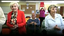 Dementia patients' singing therapy in Kent - BBC News