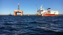 An Transcocean Winnear a' dèanamh air a' Hawk