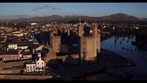 Arddangosfa y pabi coch yng Nghastell Caernarfon