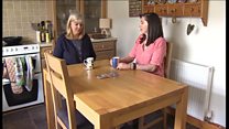 Catrin Pugh yn trafod ei phrofiad ar ôl cael llosgiadau difrifol