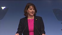 Leanne Wood yn dweud bod Cymru 'yn agored i ffoaduriaid'