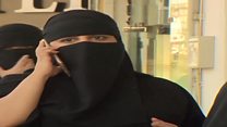 Arabiya Saudite: Iduka rya telefoni ry'abagore gusa